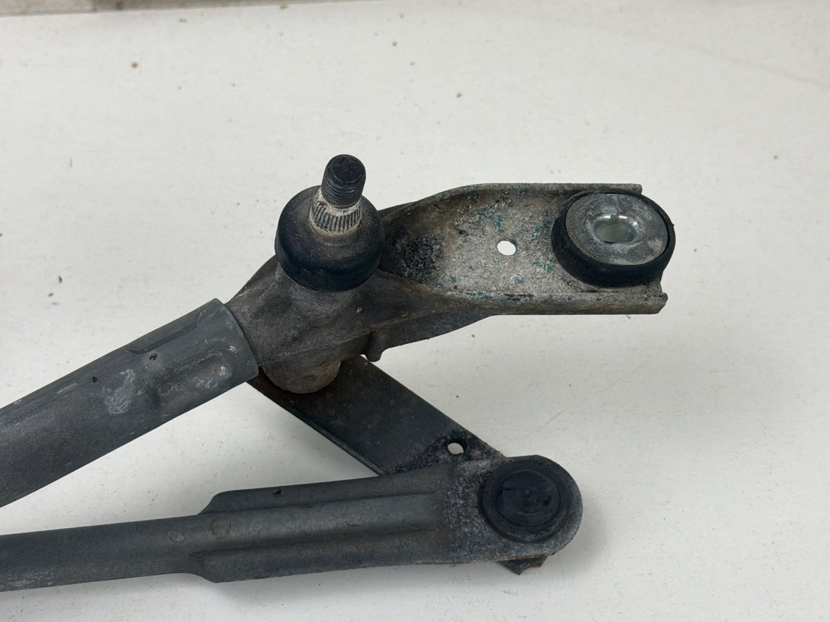 2007-2014 GMC Yukon XL 1500 Front Windshield Wiper Linkage w/ Motor OEM