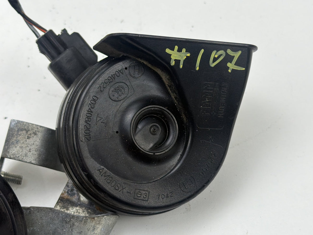 2011-2018 Volvo S60 High Low Tone Dual Signal Horn Assembly Bracket Pair OEM
