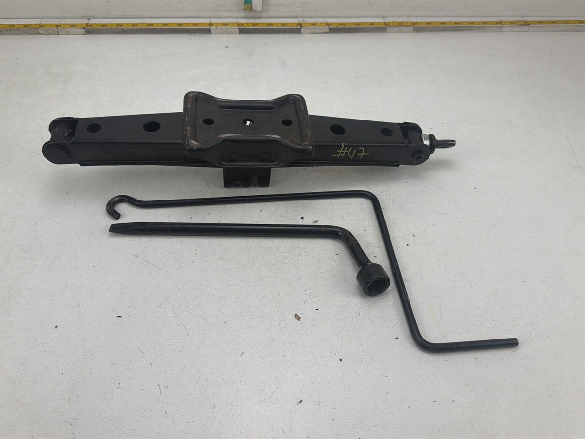 2015 - 2020 Toyota Sienna L30 -Emmergency Spare Tire Lift Jack Tool With Key OEM