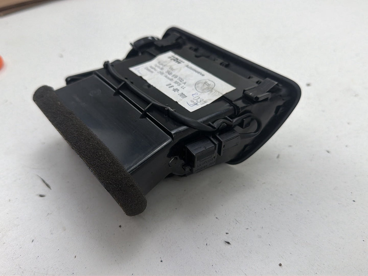 2007-2011 Volkswagen CC Right Passenger Side Dash Air Vent 3AB 819 702 A OEM