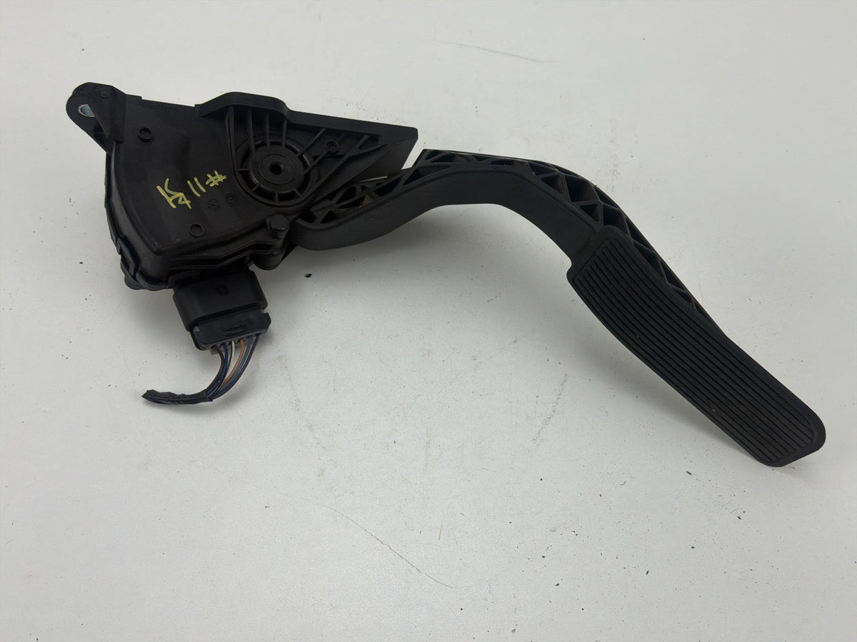 2007-2011 GMC Sierra 1500- Accelerator Throttle Pedal 25832864 OEM