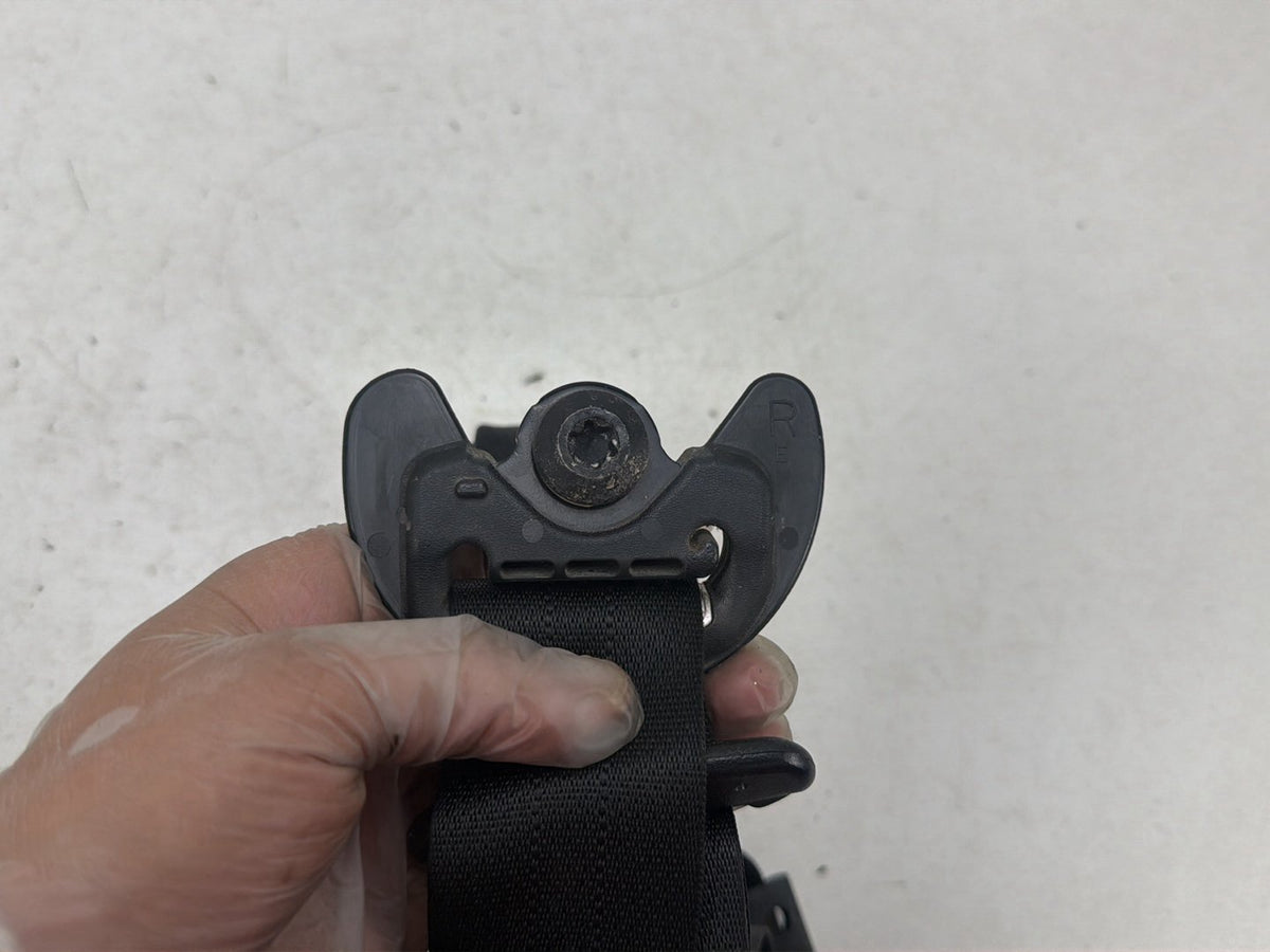 2011-2013 Dodge Durango WD -Rear Right Passenger Seat Belt 1GN44DX9AD OEM