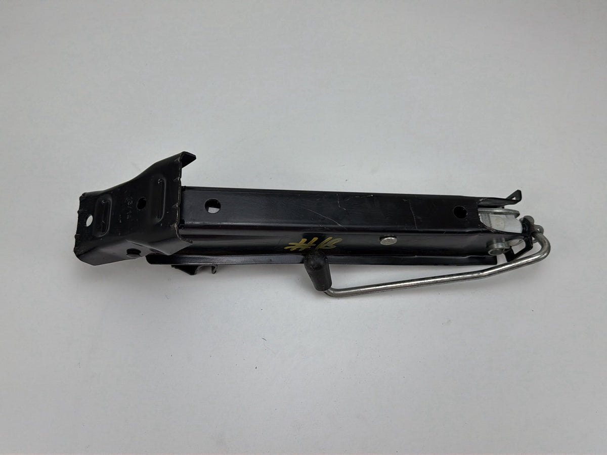 2013-2017 Volkswagen Tiguan Jack/Tool Kit 5N0011031A OEM