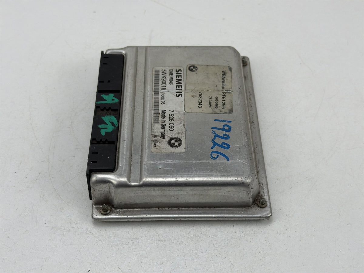 2001-2005 BMW 325i Engine Computer Control Module 7 528 050 OEM
