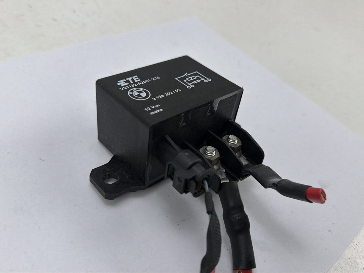 2011-2016 BMW 550i xDrive Engine Cooling Fan Relay Module 9198302 OEM