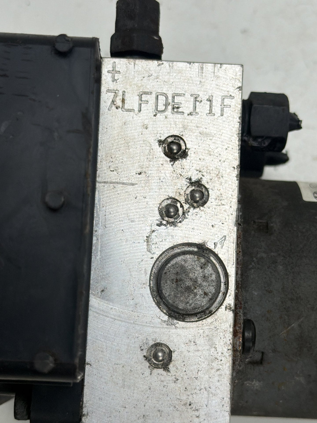 2013-2016 Hyundai Santa Fe Anti-Lock Brake Actuator ABS Pump Motor Assembly OEM