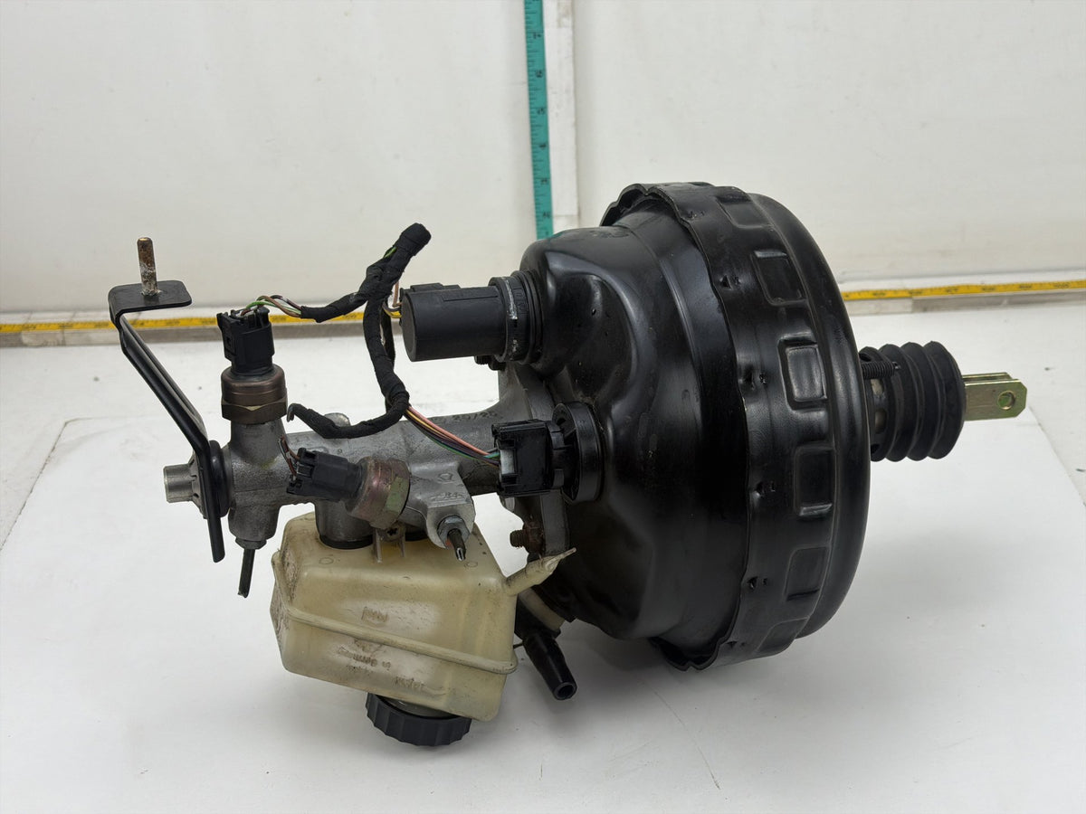 2004-2008 Chrysler Crossfire Power Brake Booster Master Cylinder Reservoir OEM