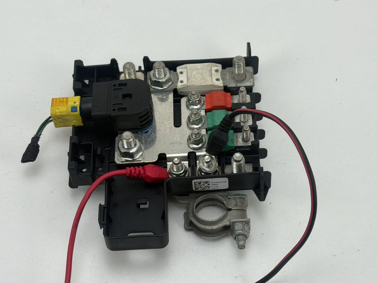 2014-2020 Maserati Quattroporte Positive Battery Fuse Box Module 06700020290 OEM