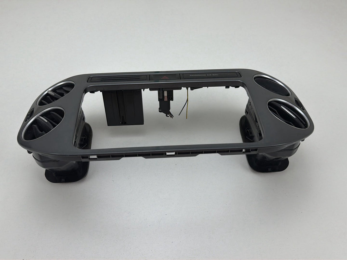 2013-2017 Volkswagen Tiguan Centre Dash Radio Climate Bezel Trim Vent Air OEM