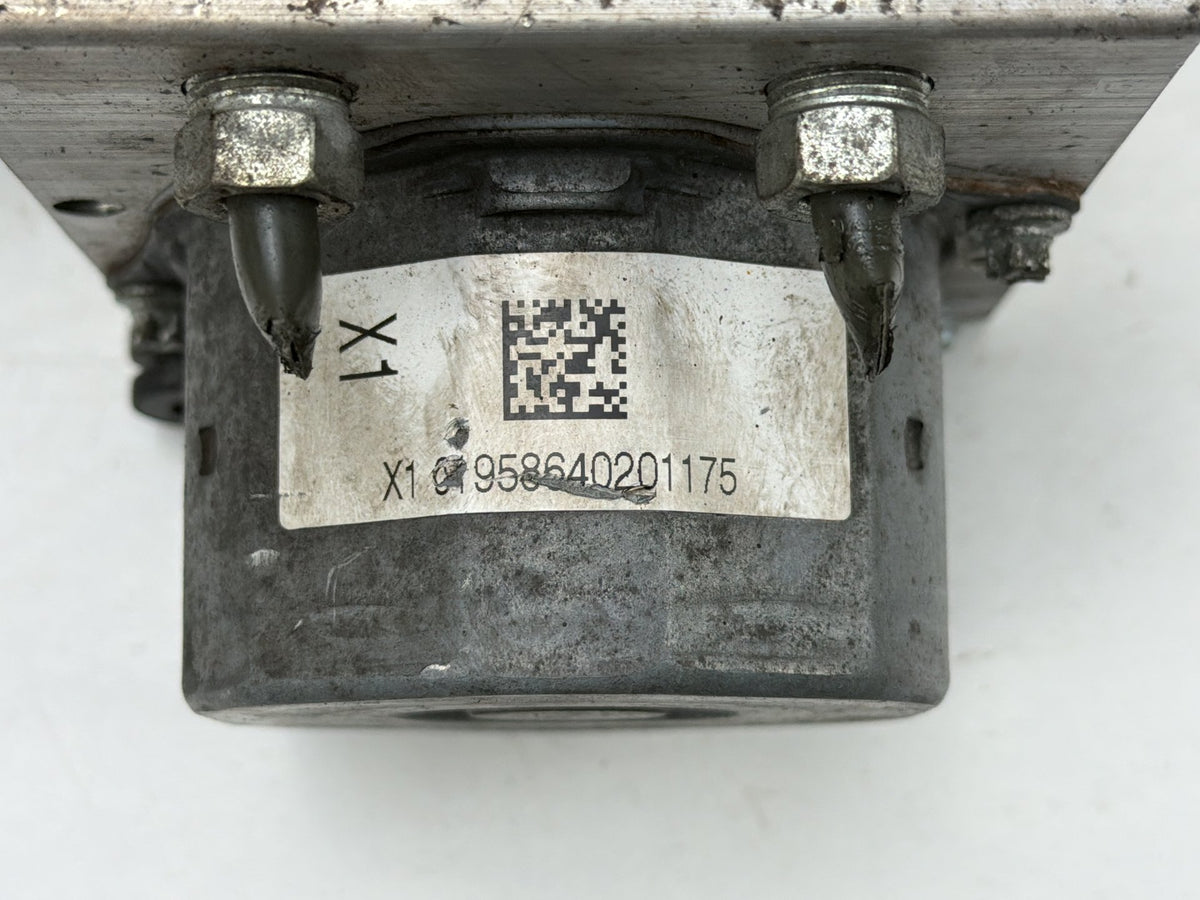 2015-2016 Honda CR-V ABS Anti Lock Brake Pump Module 57110-T1X-A140-M1 OEM