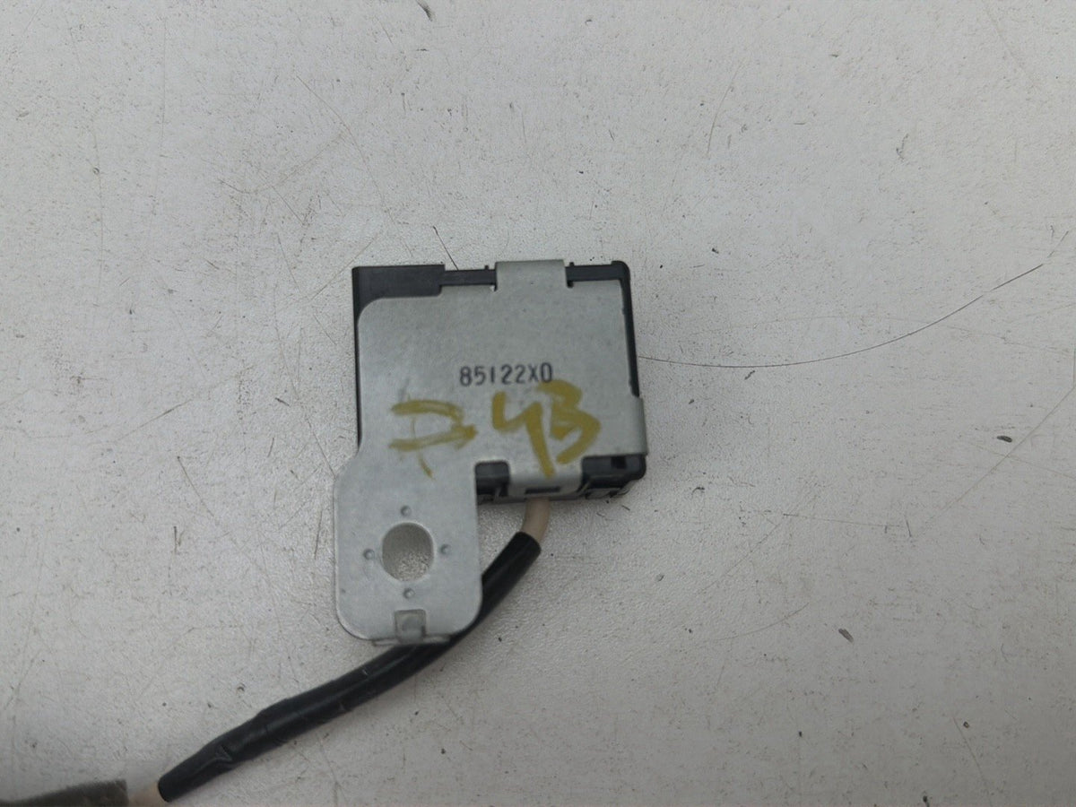 2011-2013 Infiniti G37-Windshield Glass Defogger Coil Heater Melt 85122X0 OEM