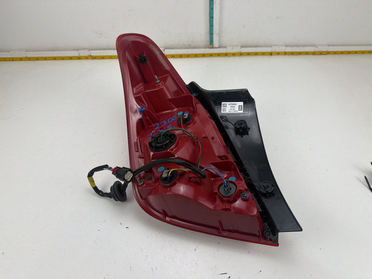 2017-2022 Chevrolet Trax Right Passenger Side Tail Light LED Opt Uge OEM