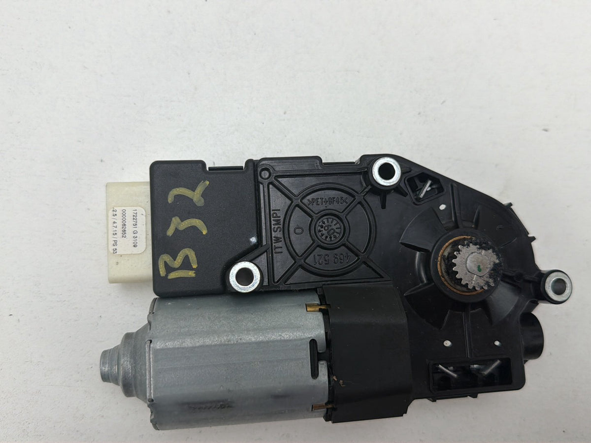 2010-2017 Mercedes-Benz E-Class Panoramic Sun Roof Motor A2079060900 OEM