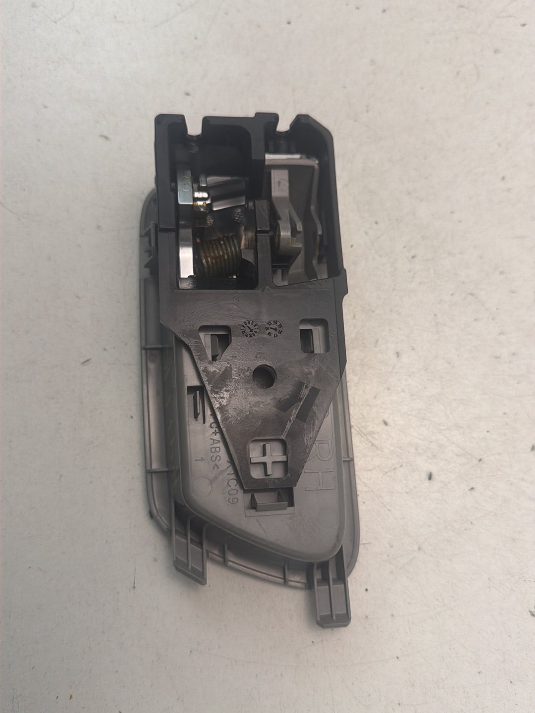 2011-2020 Toyota Sienna L30 -Front Right Passenger Side Door Interior Handle OEM