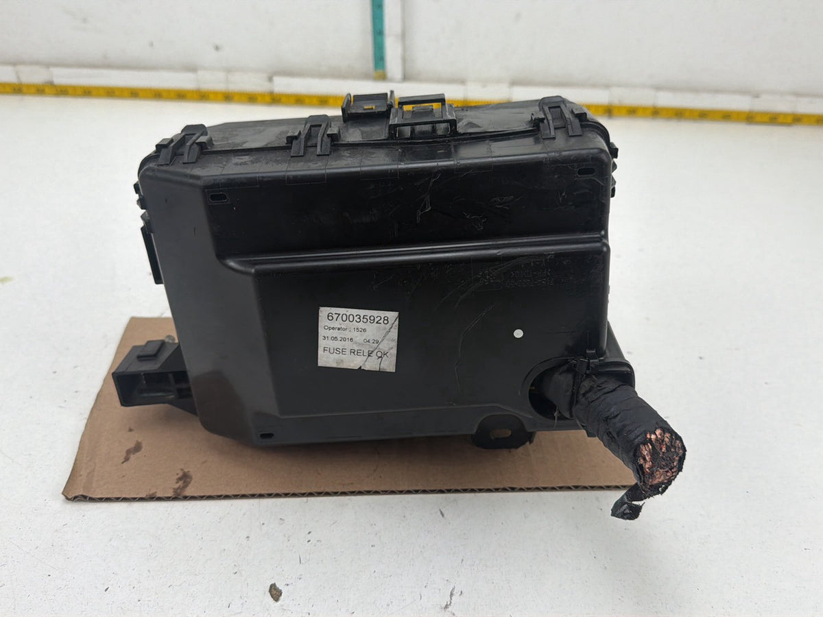 2014-2017 Maserati Ghibli Engine Bay Outer Fuse Relay Box Lid Plastic Cover OEM
