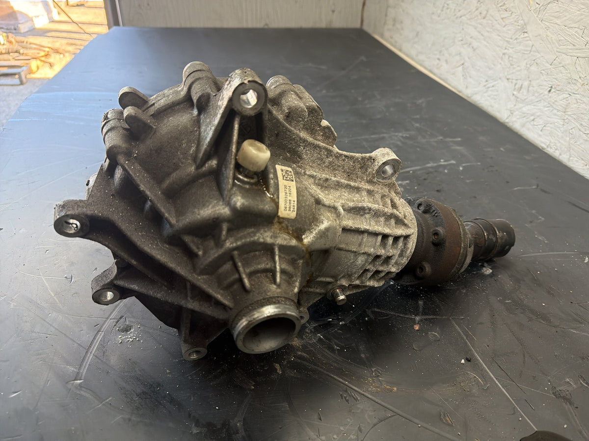 2014-2017 Maserati Ghibli Front Axle Differential Carrier 06700326720 OEM