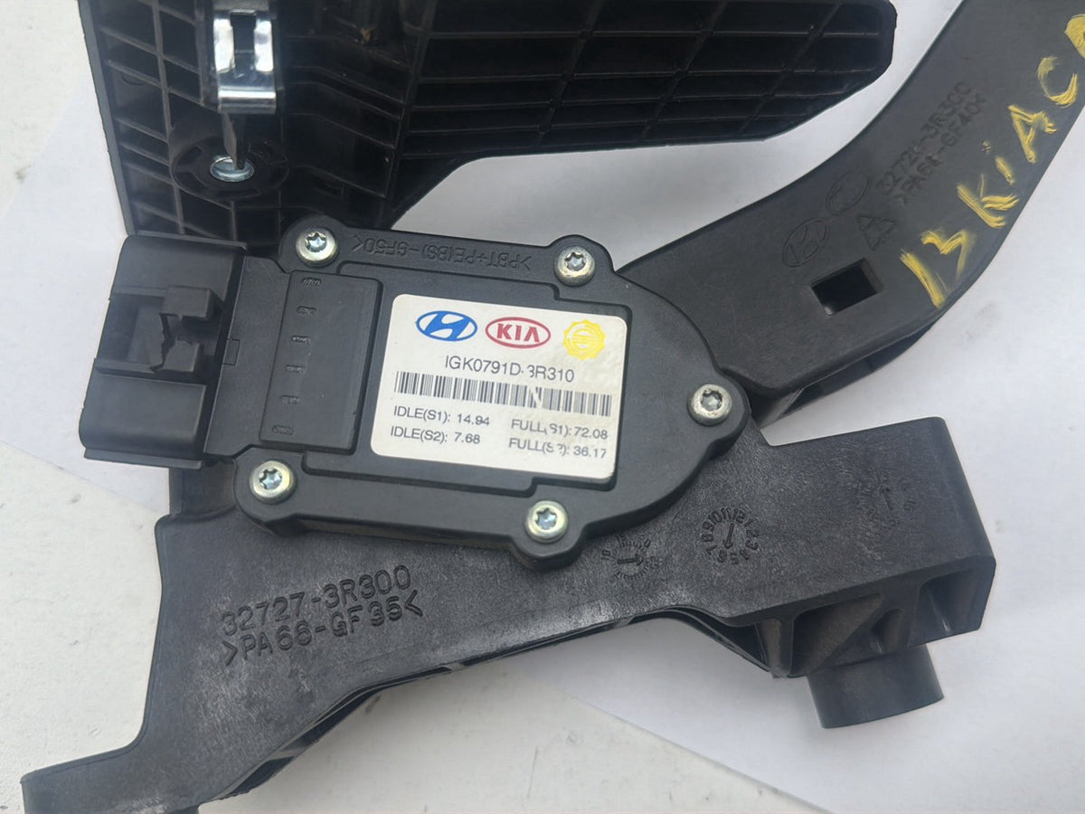 2014-2016 Kia Cadenza Accelerator Gas Pedal 32726-3R300 OEM
