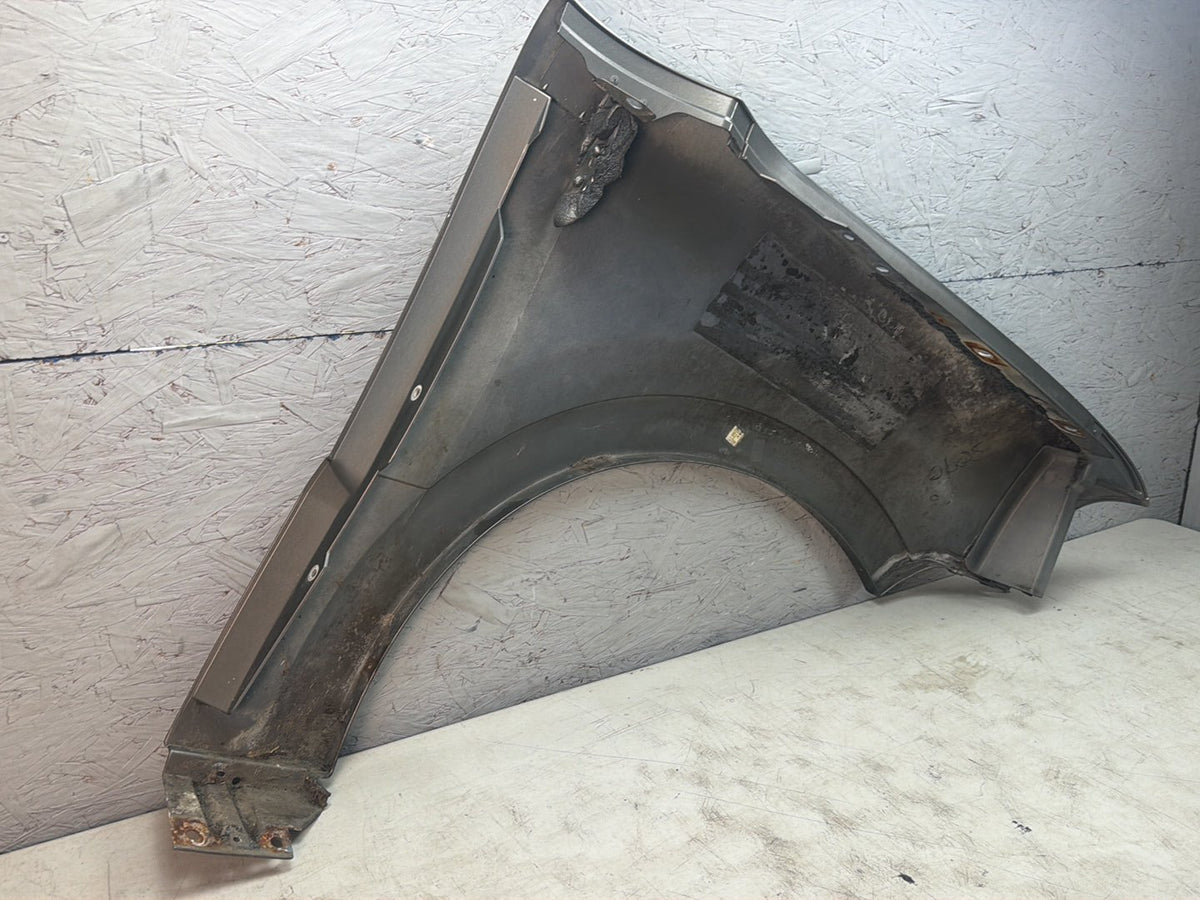 2003-2006 Lincoln Navigator U228 - Left Driver Side Front Fender OEM