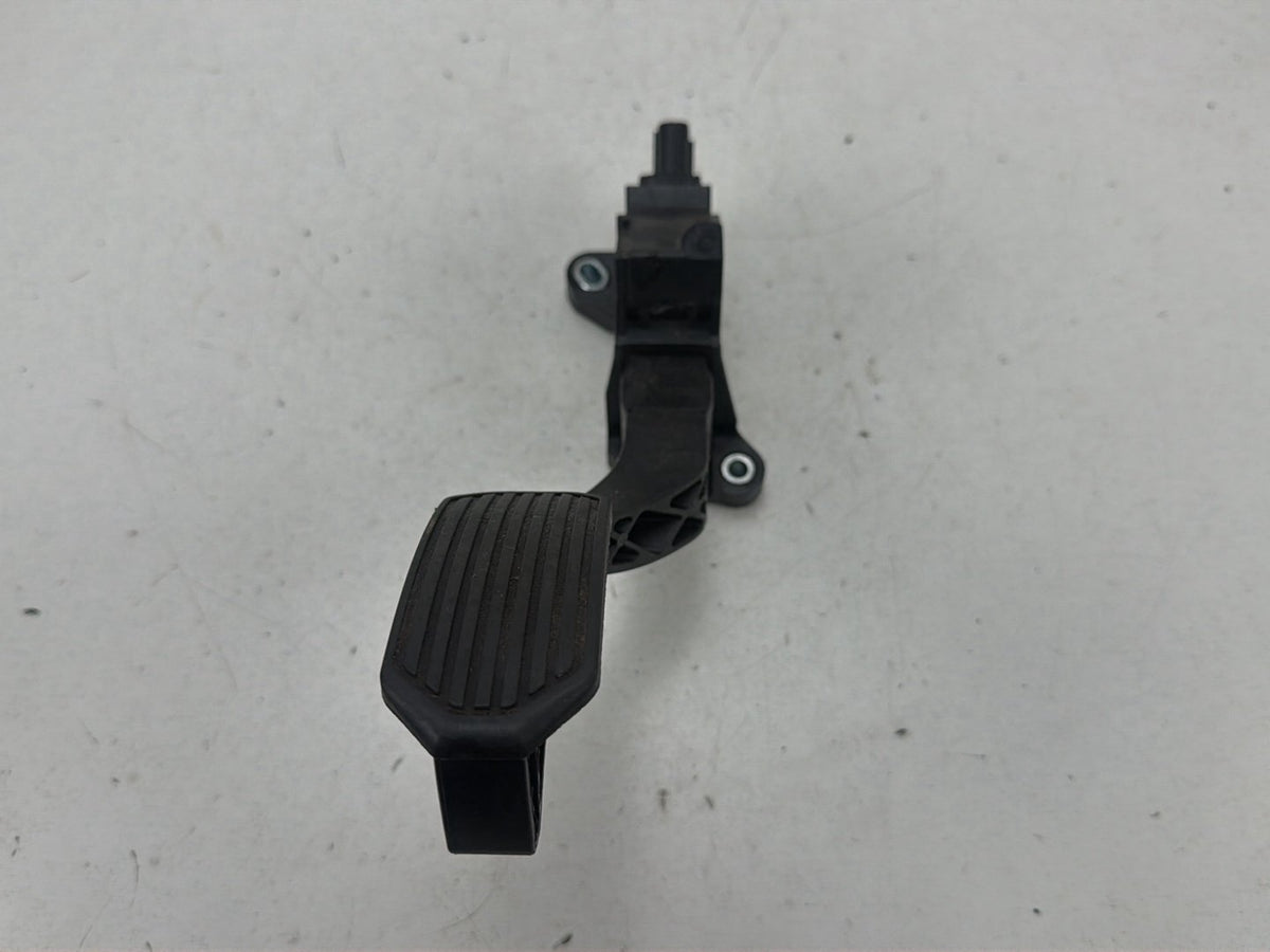 2015-2020 Toyota Sienna Front Driver Left Accelerator Gas Pedal Assembly OEM