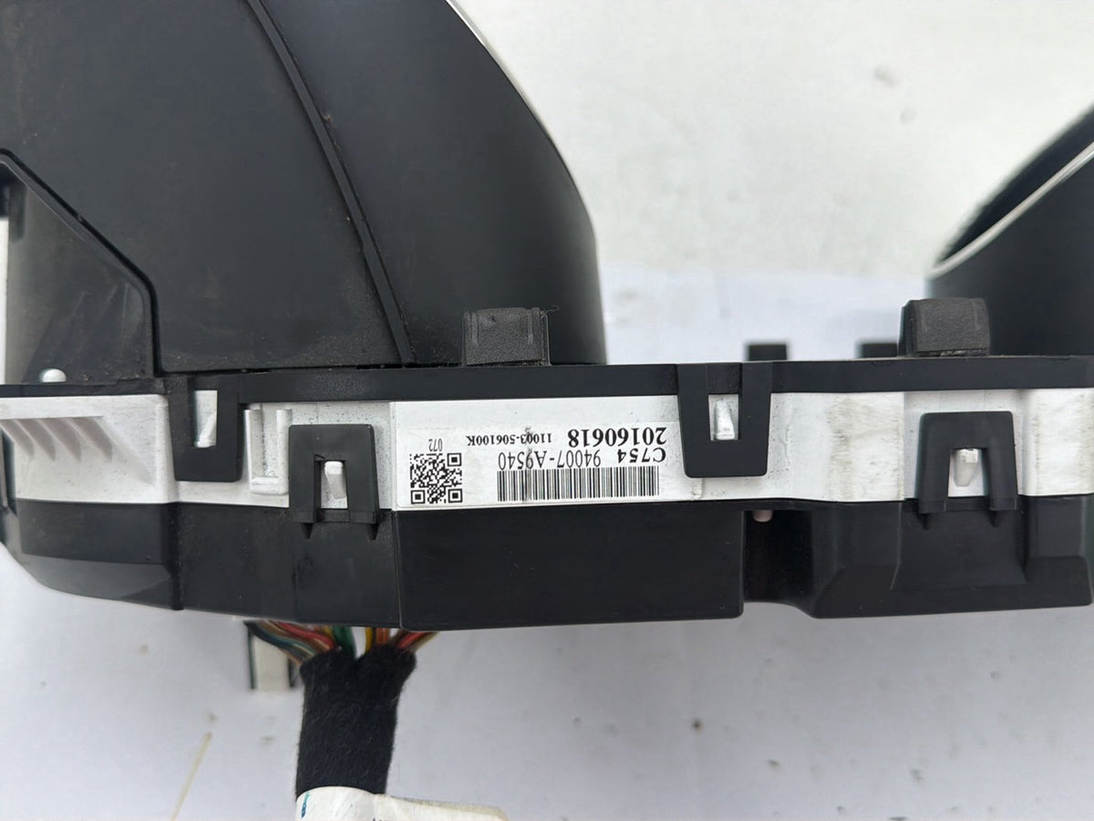 2017-2018 Kia Sedona 3.3L Speedometer Instrument Cluster 168K Miles OEM