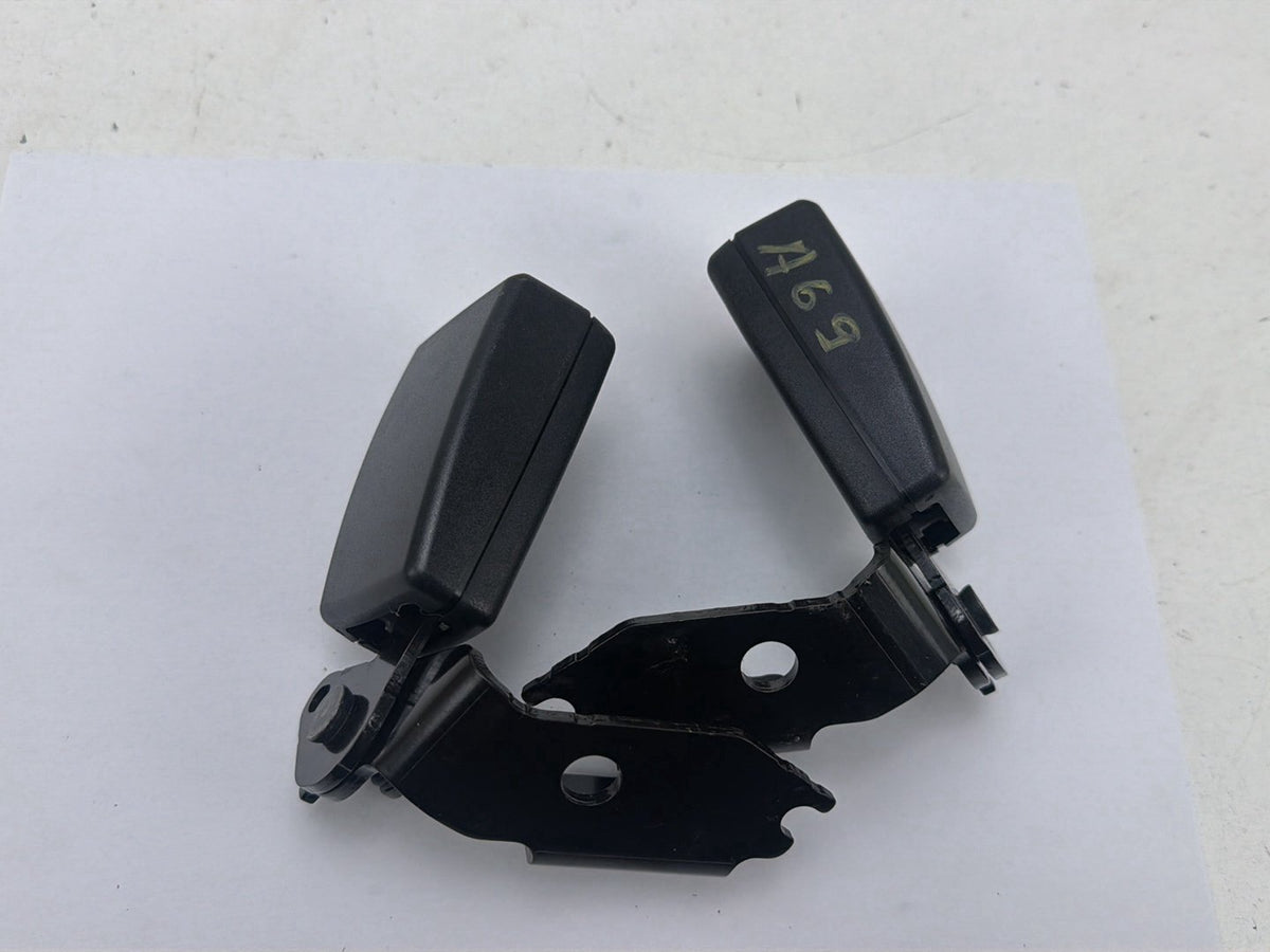 2012-2015 Mercedes-Benz C250 Rear Left & Right Seat Belt Buckle A2078600769 OEM