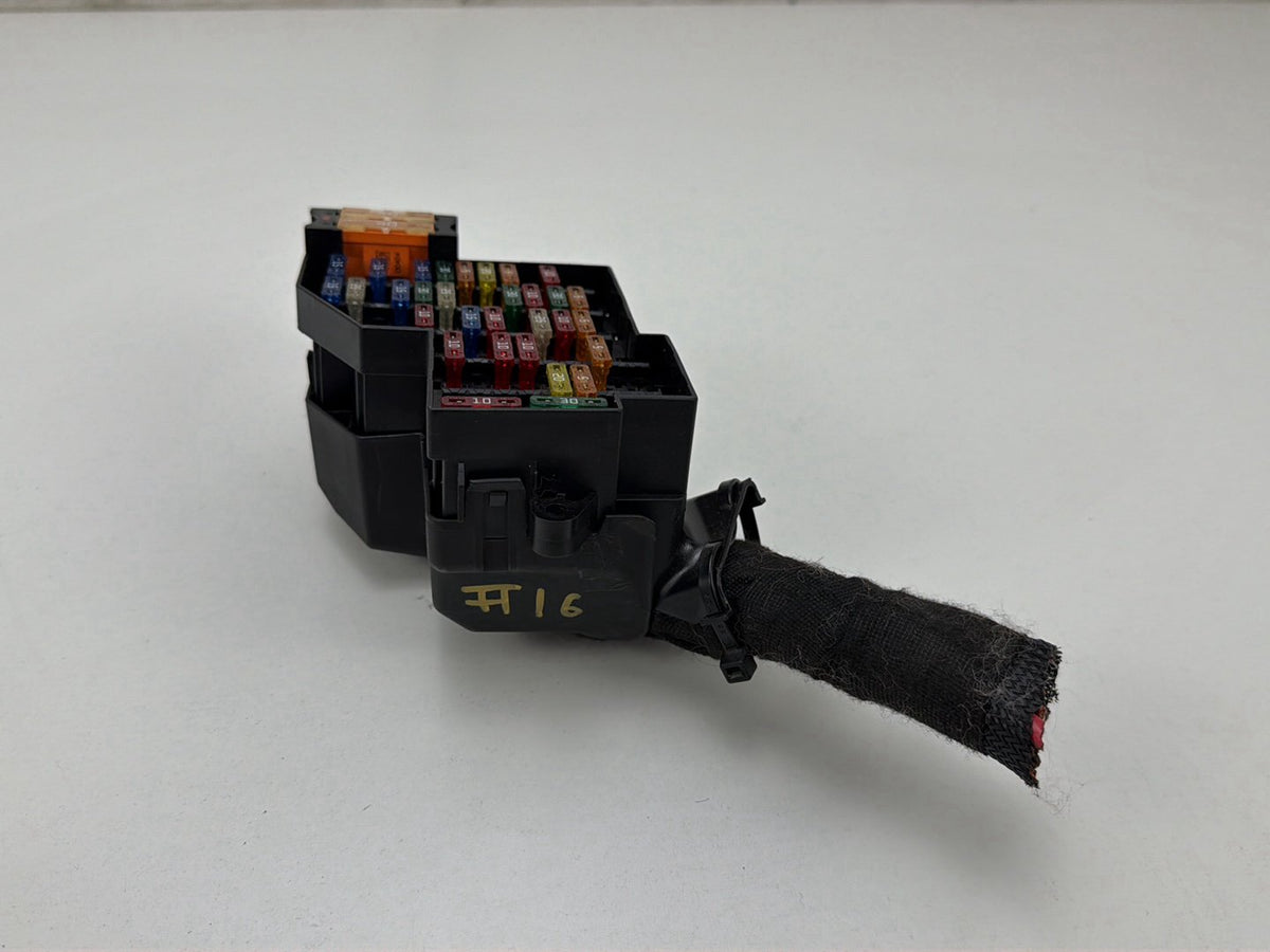 2003-2006 Porsche Cayenne Dashboard Fuse Relay Box 7L0941828A 7L0941824A OEM