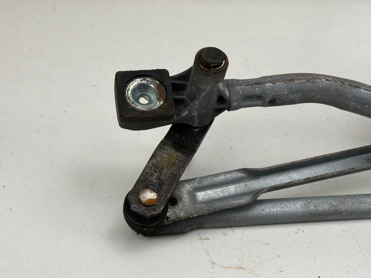 2011-2018 Volvo S60 Windshield Wiper Motor Transmission Linkage 30753493 OEM