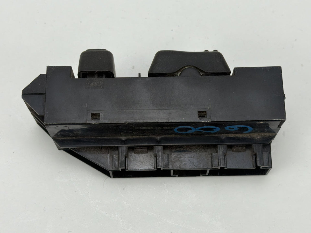 1999-2002 GMC Sierra 1500 Front Left Driver Side Door Master Window Switch OEM