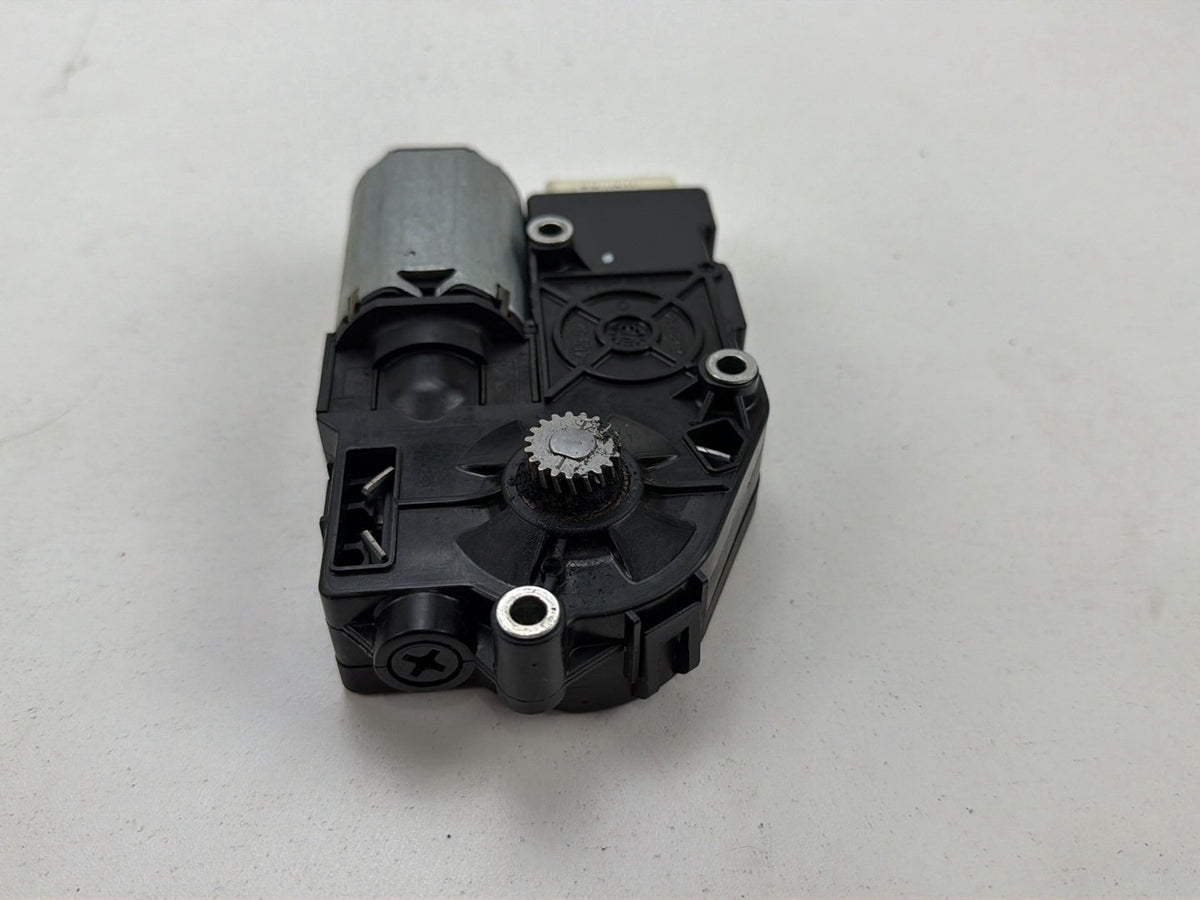 2007-2013 Mercedes-Benz S-Class W221 Sun Roof Motor A2219066000 OEM