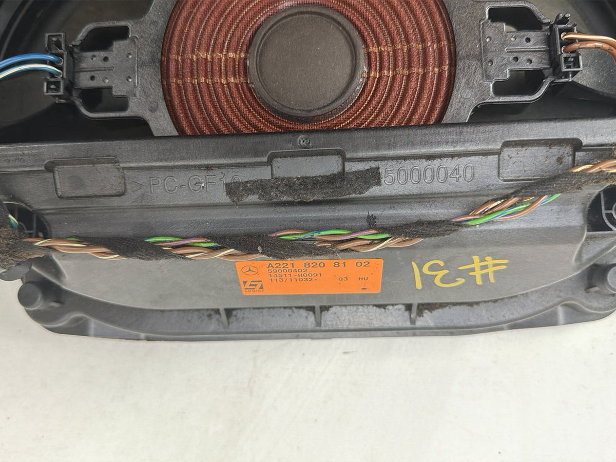 2007-2013 Mercedes-Benz S-Class 550 W221 Subwoofer Speakers A2218208102 OEM