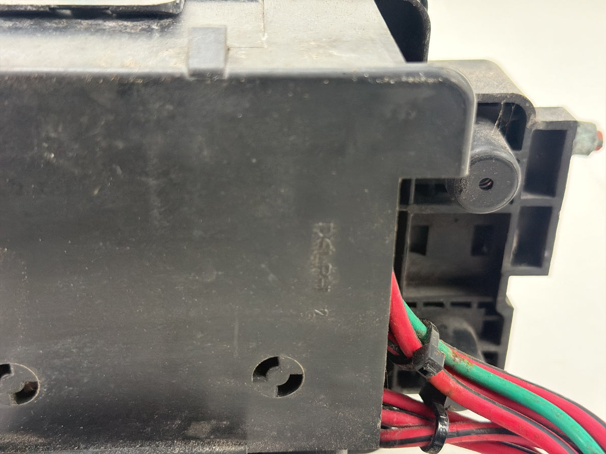 2006 Chevrolet Malibu Engine Fuse Relay Box 13551880 OEM