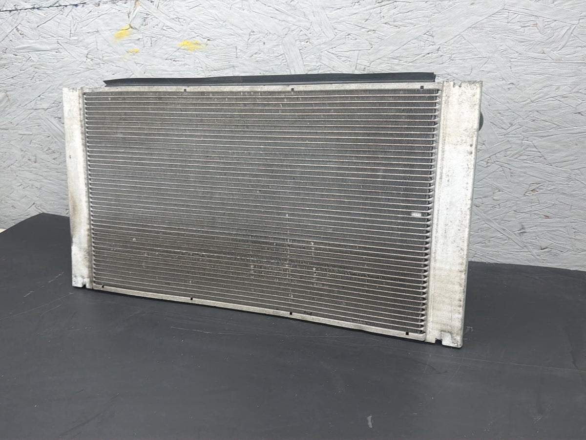 2011-2015 Mini Cooper S R56 Engine Cooling Motor Radiator 2751276-02 OEM