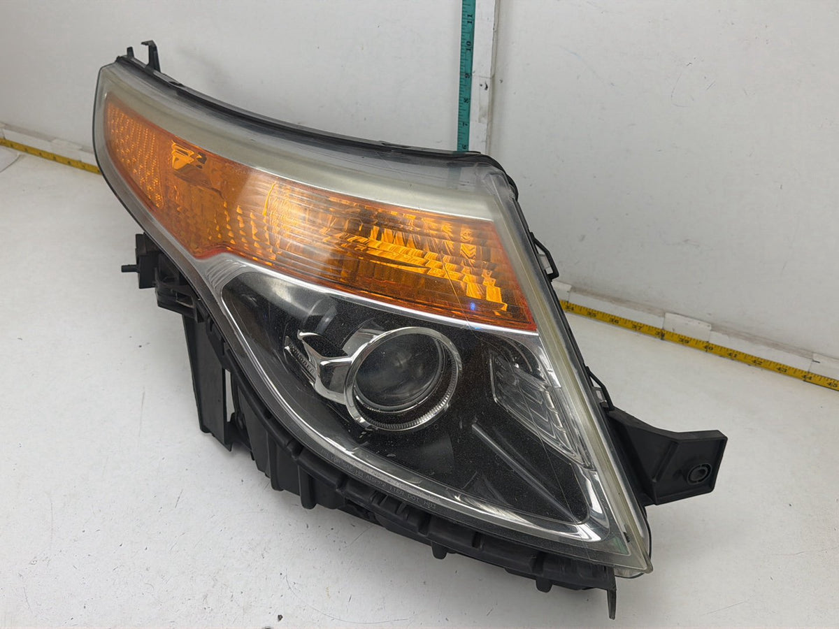 2011-2015 Ford Explorer Front Right Passenger Side Halogen Headlight Lamp OEM