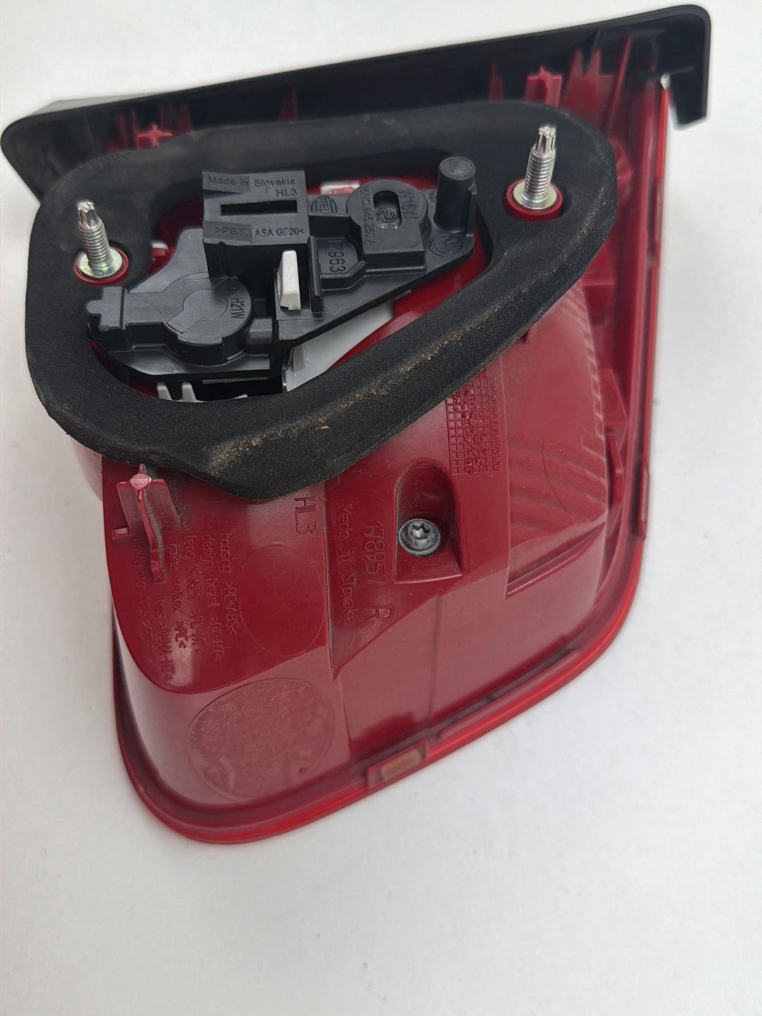 2013-2017 Volkswagen Tiguan Right Rear Inner Tail Light 5N0945310A OEM