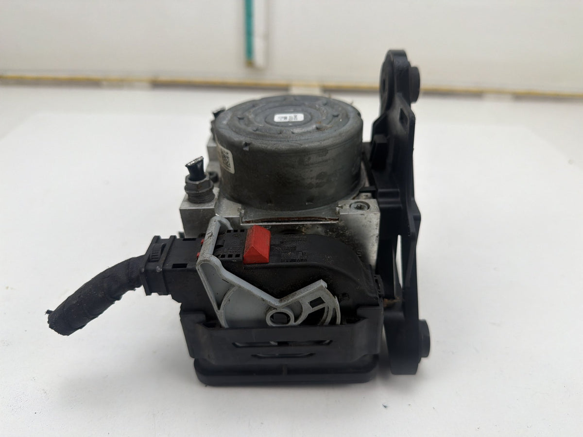 2015-2016 Audi A3 ABS Anti-Lock Brake Pump Module 3Q0614517F OEM