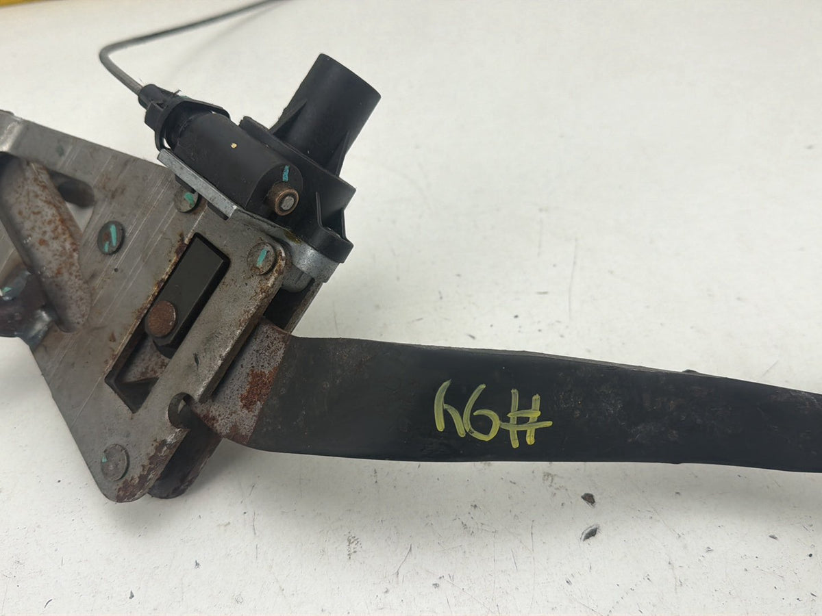 2003-2006 Lincoln Navigator Automatic Accelerator Brake Pedal OEM