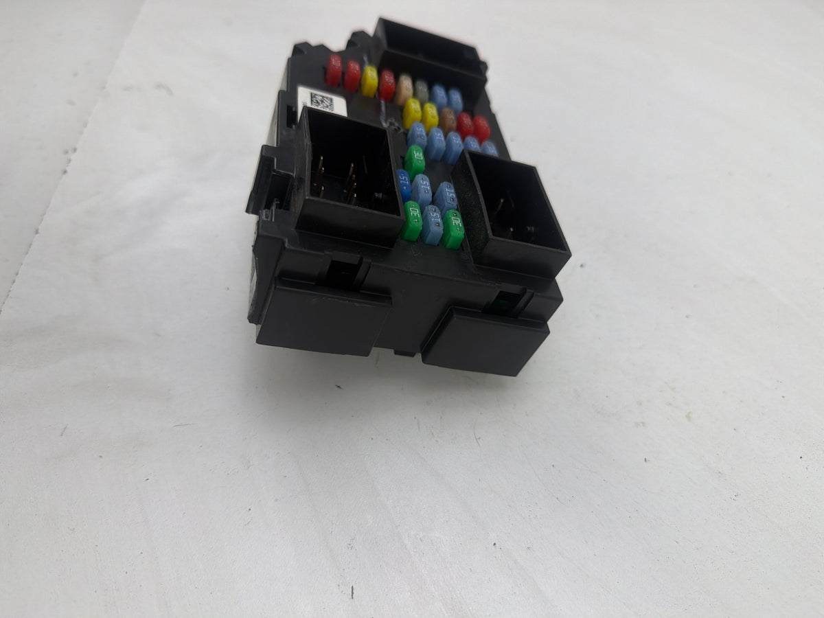 2007-2014 GMC DENALI GMT900 Dashboard Cabin Interior Fuse Box Relay Block OEM