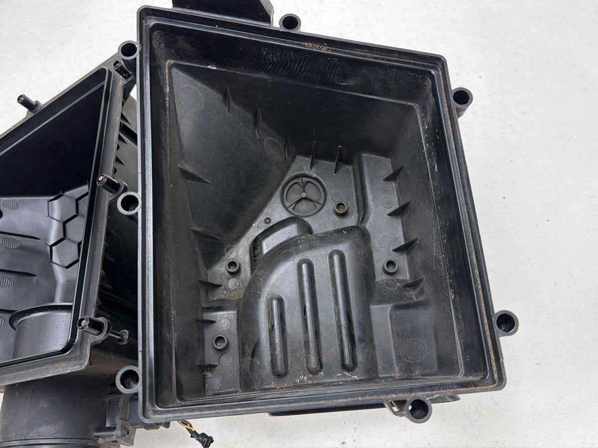 2017-2020 Jaguar F-Pace 2.0L Engine Air Filter Cleaner Box Intake Housing OEM