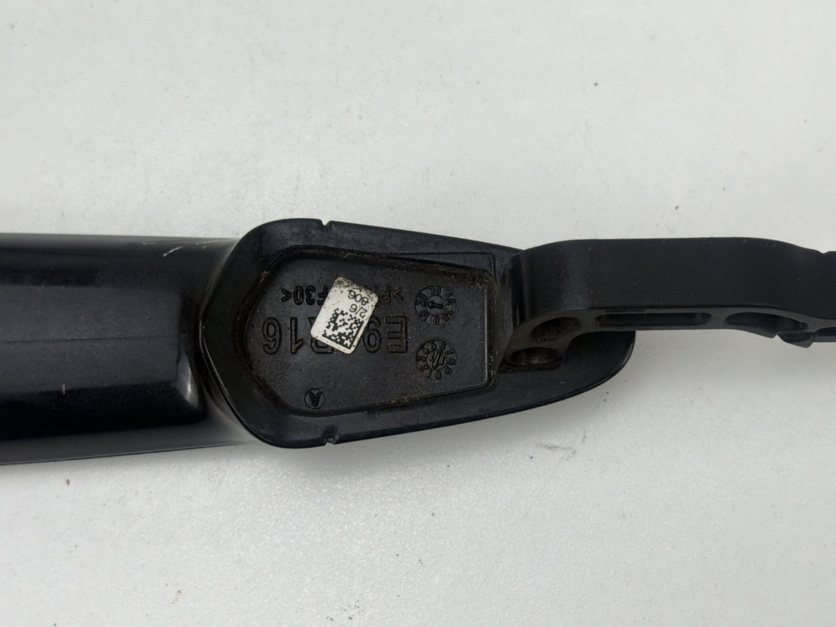 2009-2011 BMW 335i xDrive Front Right Passenger Side Exterior Door Handle OEM