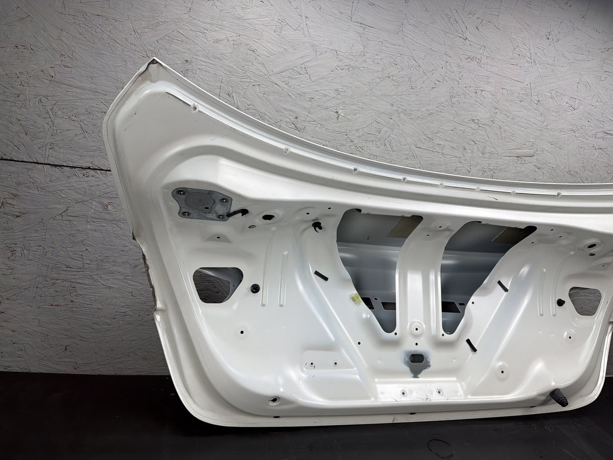 2014-2017 Maserati Ghibli Rear Trunk Lid Deck Lid Tailgate Panel 670008304 OEM