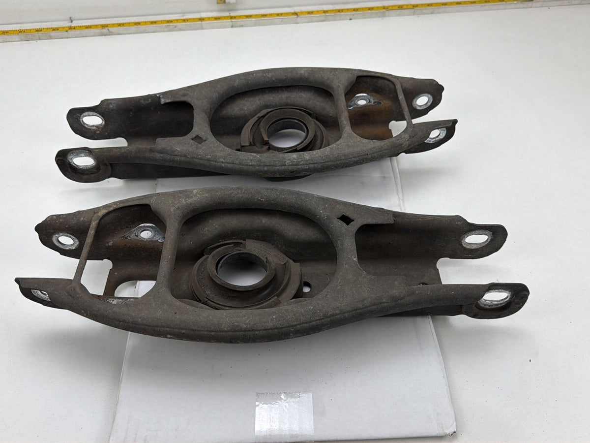 2014 BMW X1 E84 SUV Left Rear Lower Control Arm 6764420 OEM