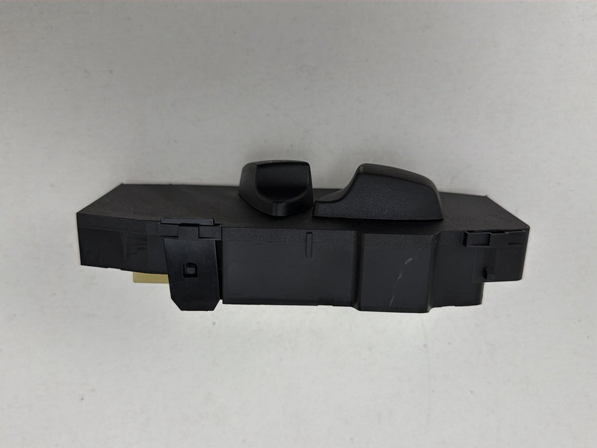 2014 BMW X1 E84 SUV Seat Belt Control Module 9265262-01 OEM