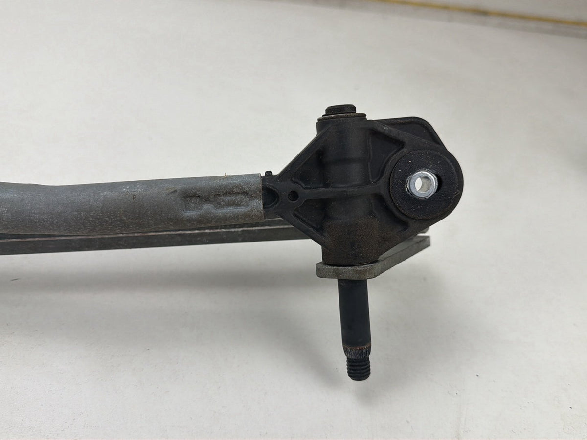 2011-2016 Mini Countryman Cooper Front Wiper Linkage w/ Motor 9804398 OEM