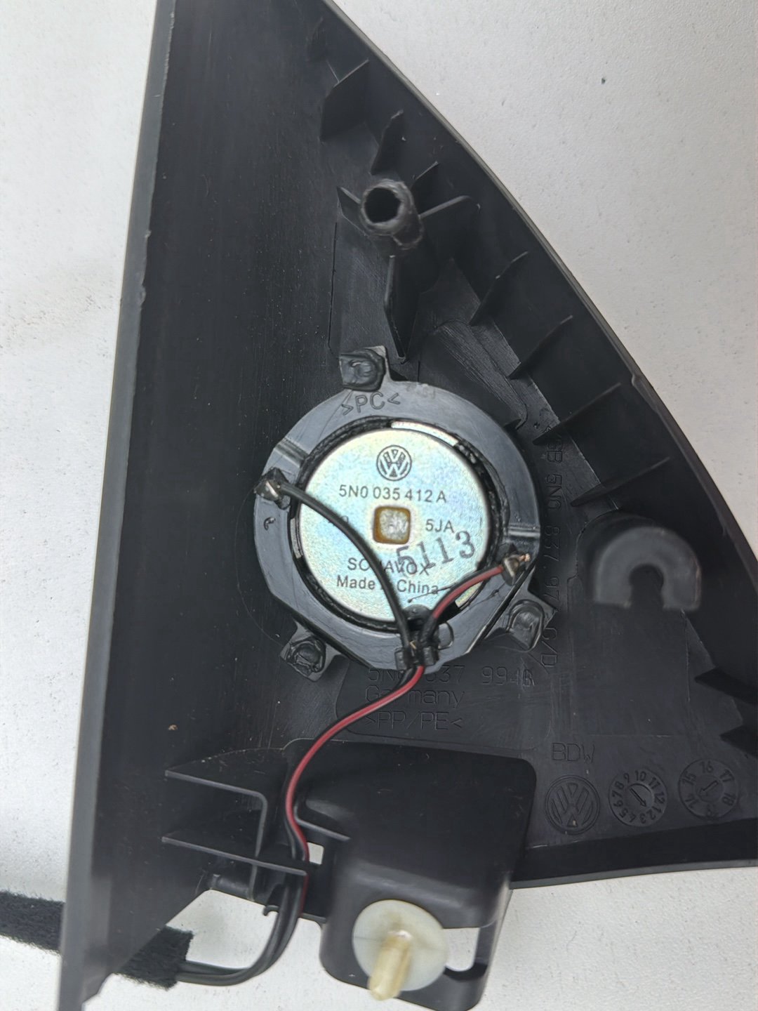2013-2017 Volkswagen Tiguan Left Front Door Trim Speaker Pod 5N0035412A OEM