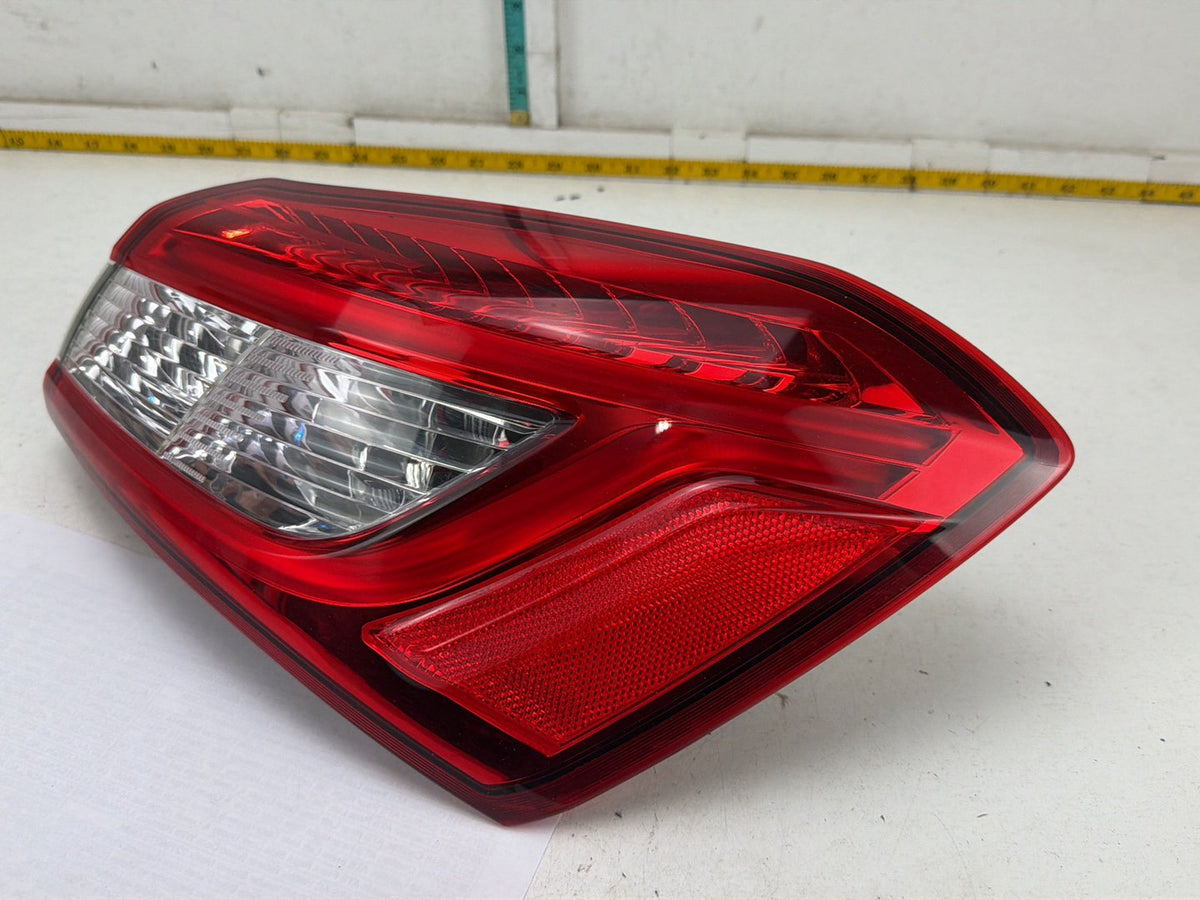2014-2017 Maserati Ghibli Rear Right Side Outer Tail Light 06701071490 OEM
