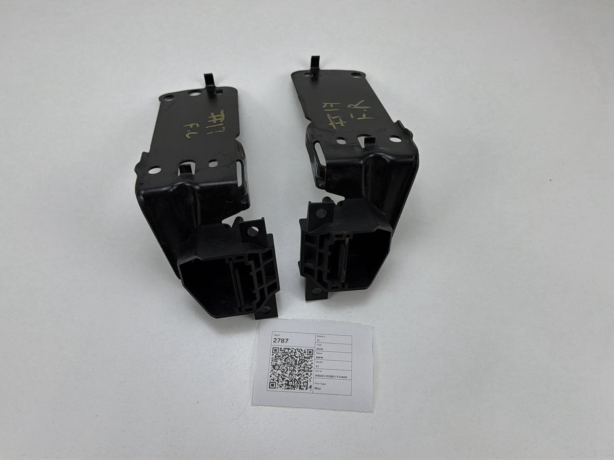 2014 BMW X1 E84 SUV Radiator Top Mounting Bracket 23781010 OEM