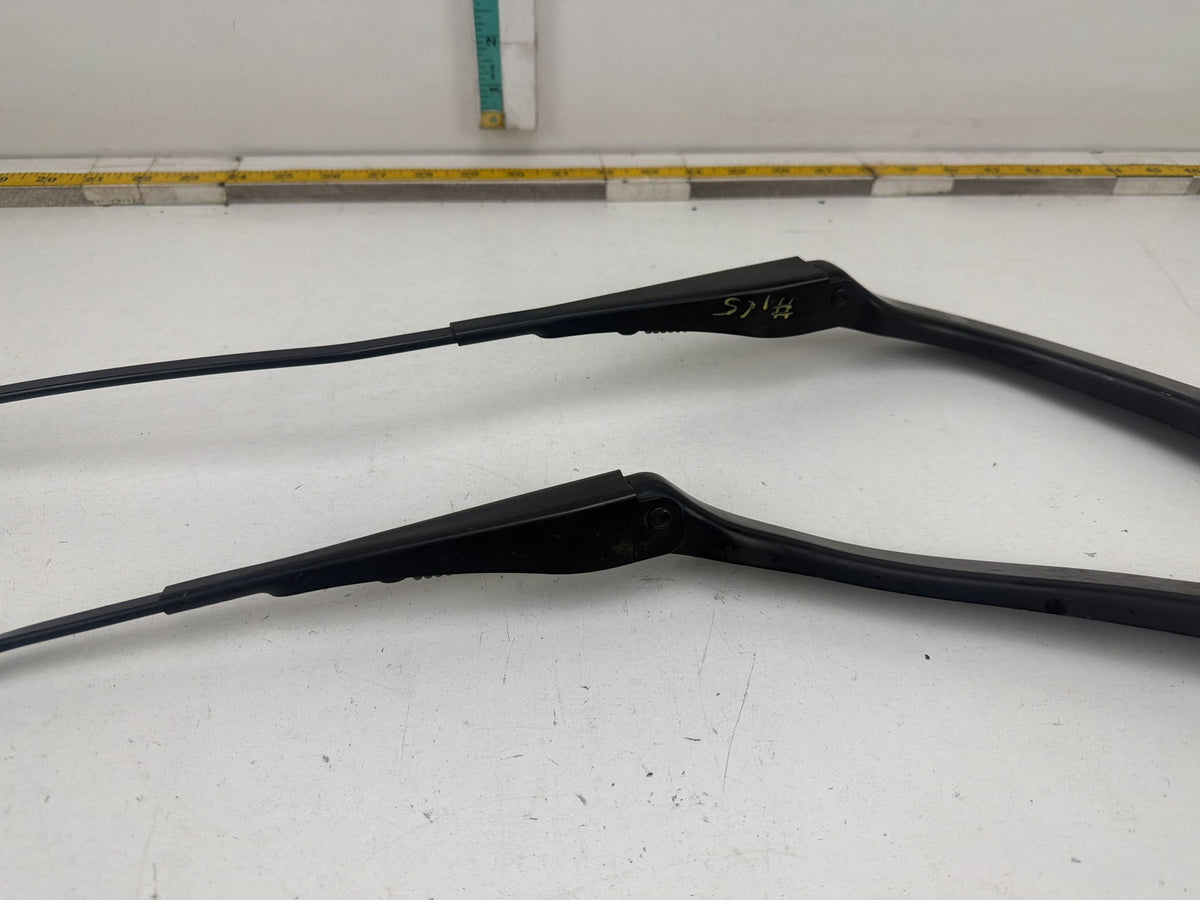 2009-2011 BMW 335i xDrive Front Windshield Wiper Arm Pair 7253397, 7253386 OEM