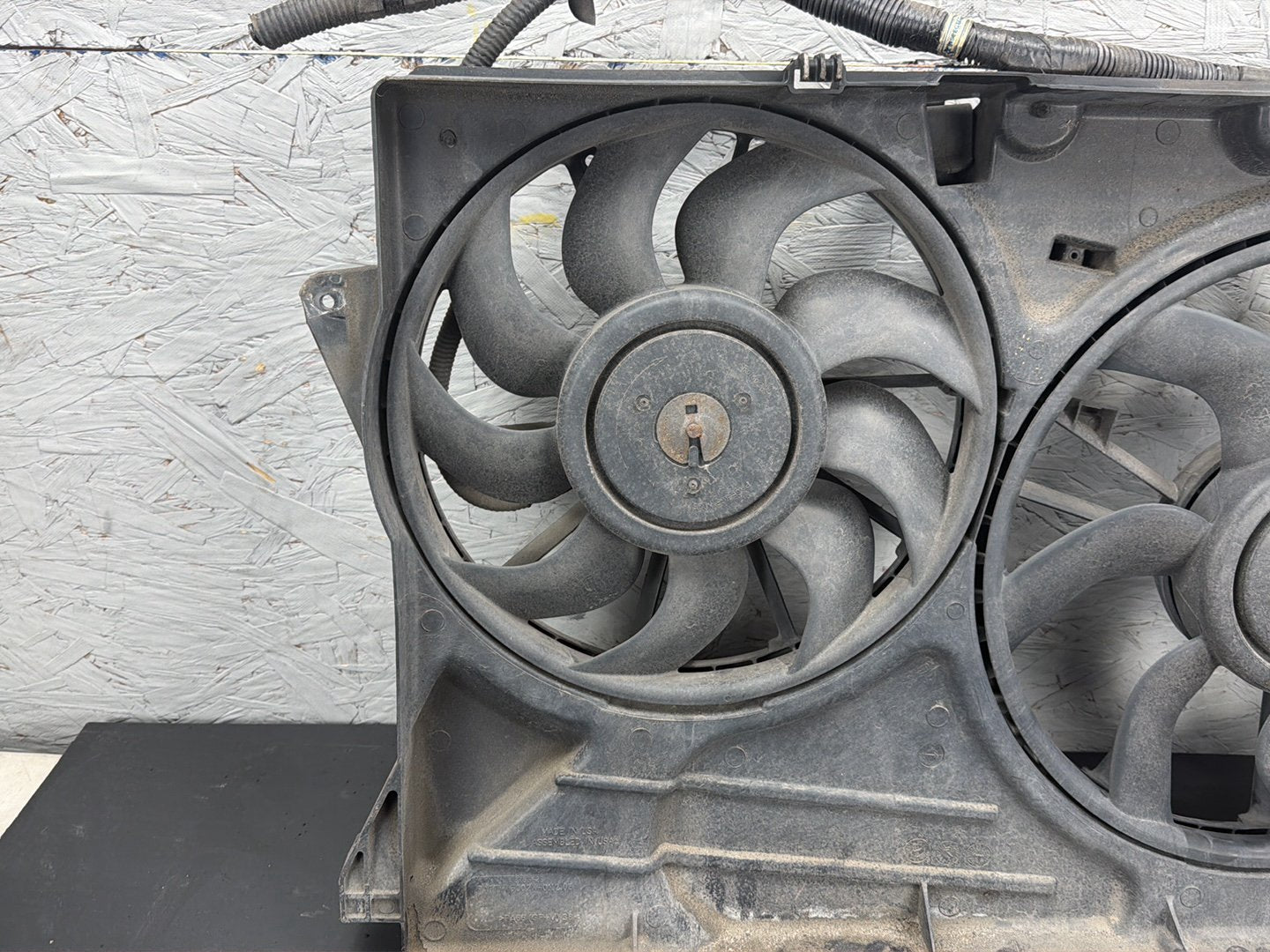 2013-2019 Ford Explorer Radiator Cooling Fan Motor Assembly DA83-8C607-AC OEM