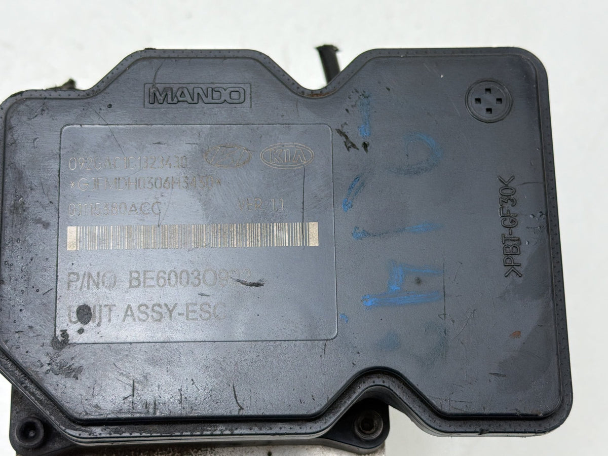 2014-2015 Kia Optima ABS Anti-Lock Brake Pump Control Module 58920-2T870 OEM
