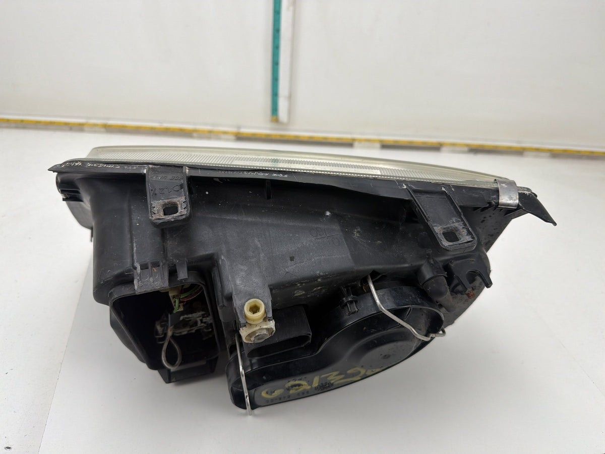 1999-2002 Volkswagen Jetta Front Right Passenger Side Headlight Assembly OEM